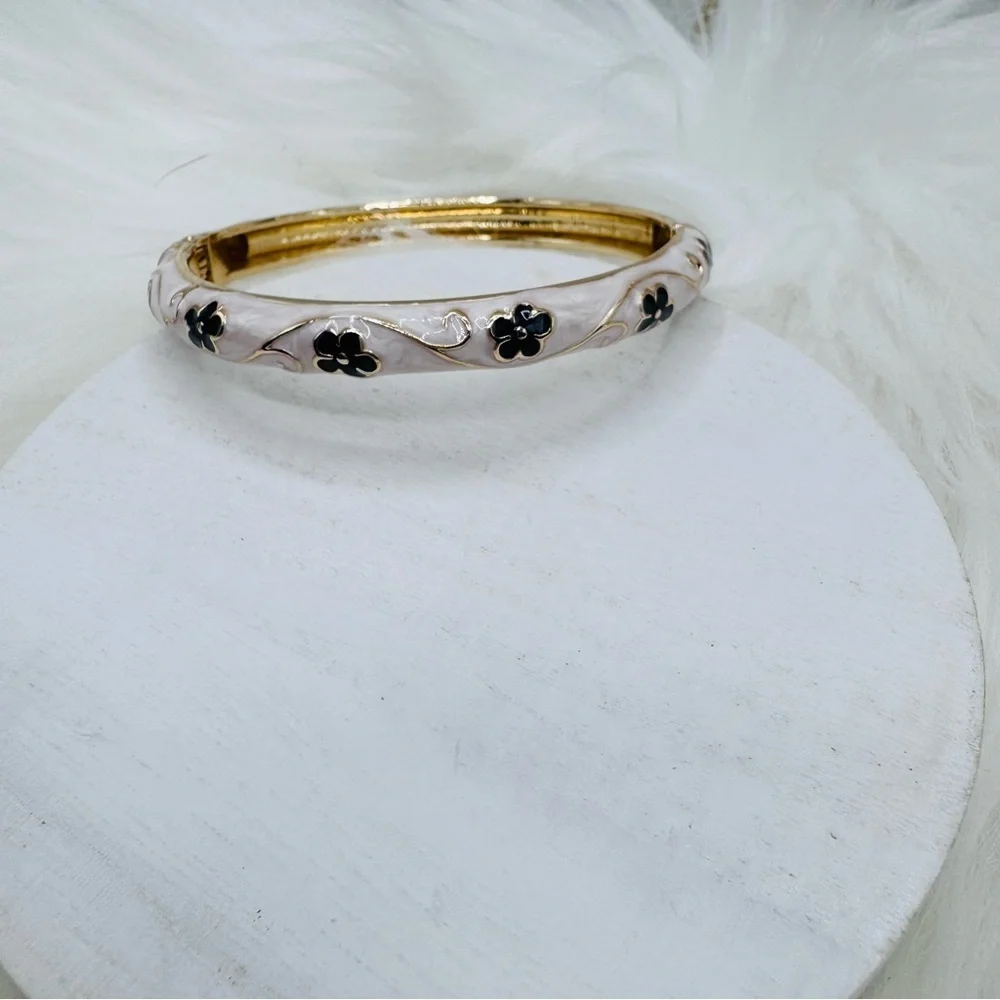 Elegant Floral Gold and Black Bangle